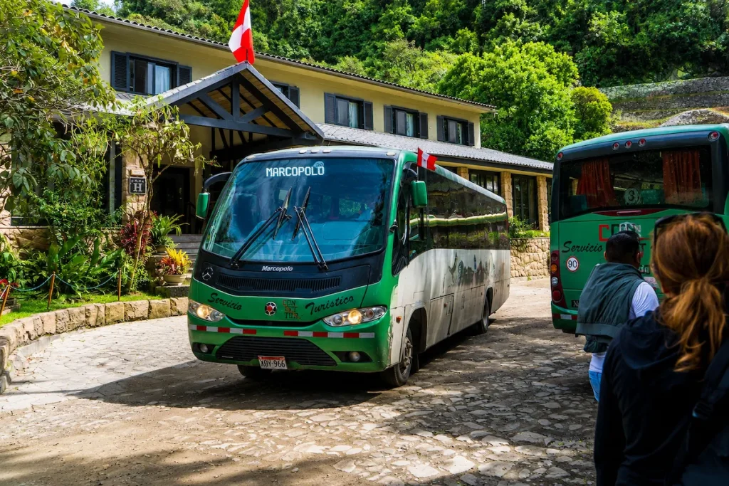 bus to machu picchu